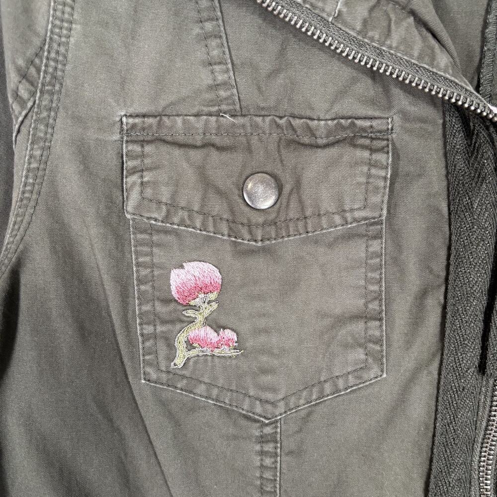 Embroidered Utility Jacket Medium Army Military Chore Barn Thin Butterfly Flower - Picture 6 of 13